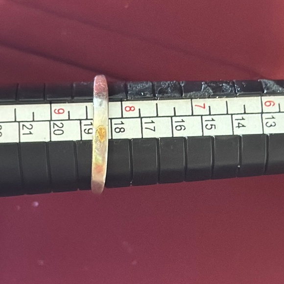 Elegant Purple Gemstone Ring - Picture 7 of 9